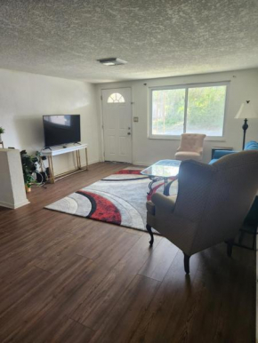 Spacious cozy 3 bedroom waterfront house at port Richey